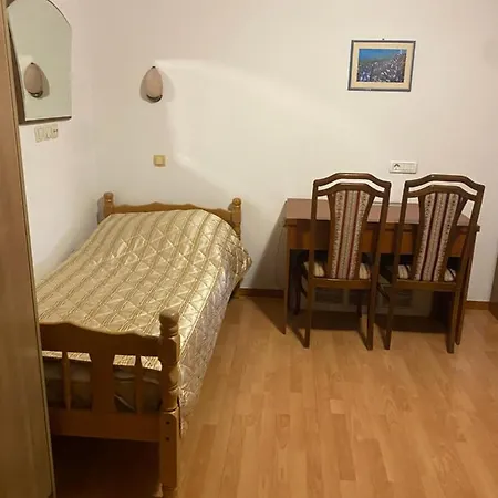 Domus Damar 1 Hotel 3*
